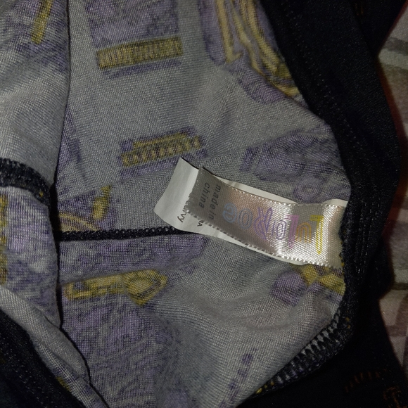 LuLaRoe Tall & Curvy Camera print leggings in blue - Picture 3 of 3